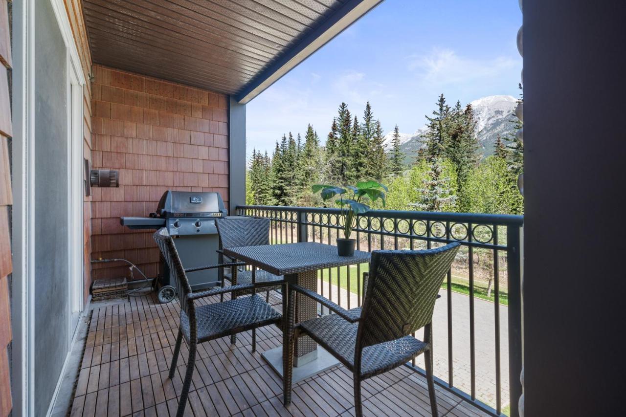 The Mountaineer By Instantsuites Pool & Hottub Canmore Exterior foto
